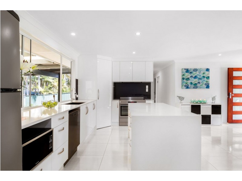 11 Little John Street, Daisy Hill QLD 4127