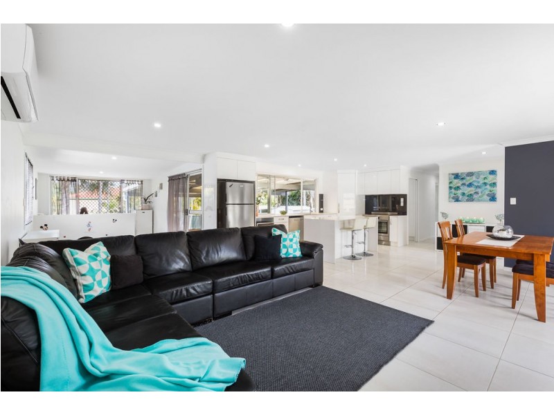 11 Little John Street, Daisy Hill QLD 4127