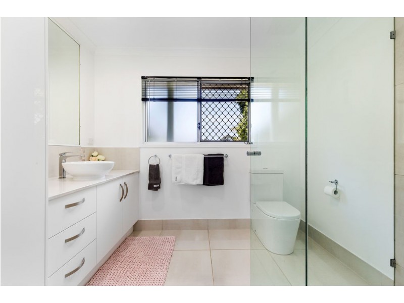 11 Little John Street, Daisy Hill QLD 4127