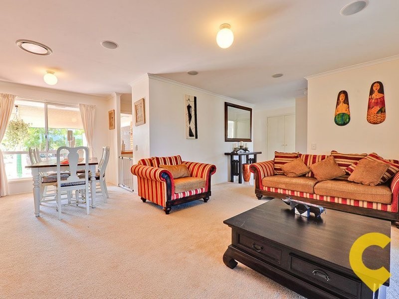 10 Talty Rise, Regents Park QLD 4118