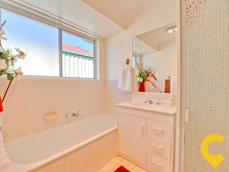 10 Talty Rise, Regents Park QLD 4118