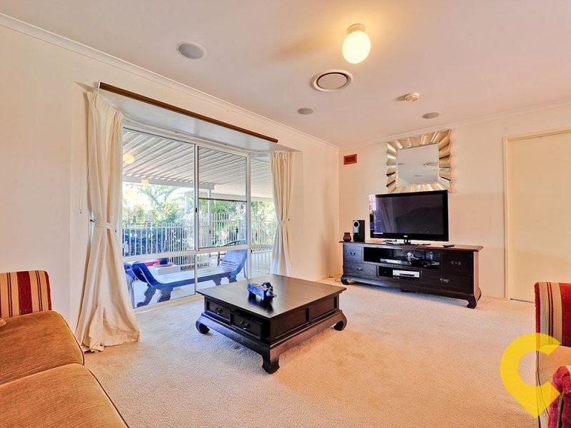 10 Talty Rise, Regents Park QLD 4118