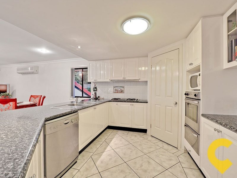 27 Saunders Place, Wynnum QLD 4178