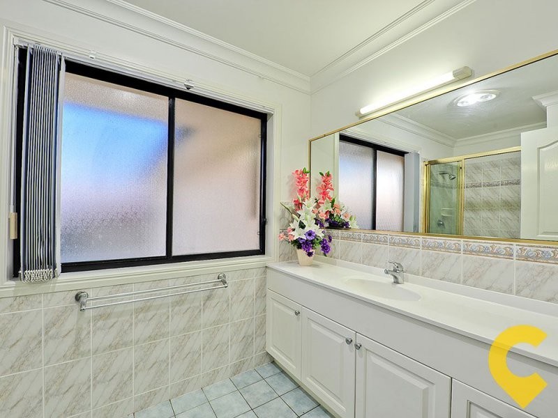 27 Saunders Place, Wynnum QLD 4178