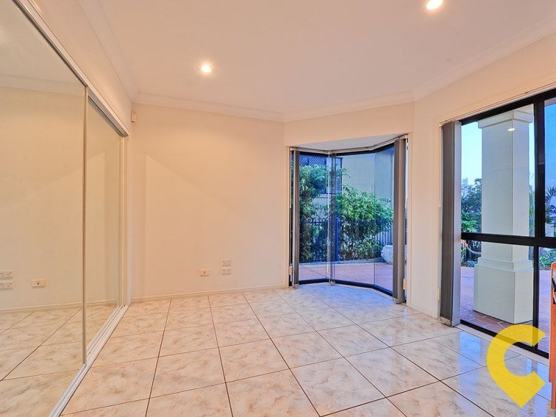 27 Saunders Place, Wynnum QLD 4178