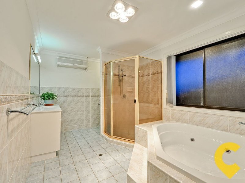 27 Saunders Place, Wynnum QLD 4178