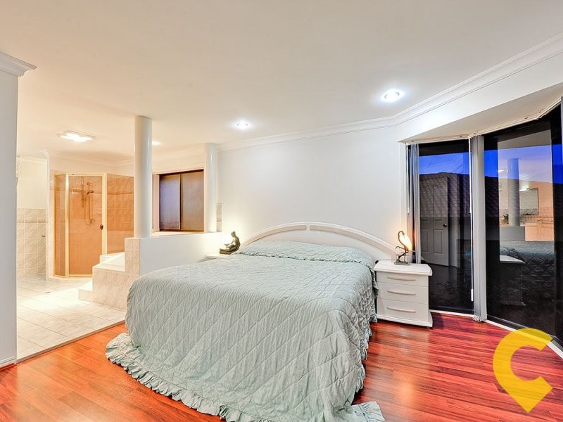 27 Saunders Place, Wynnum QLD 4178