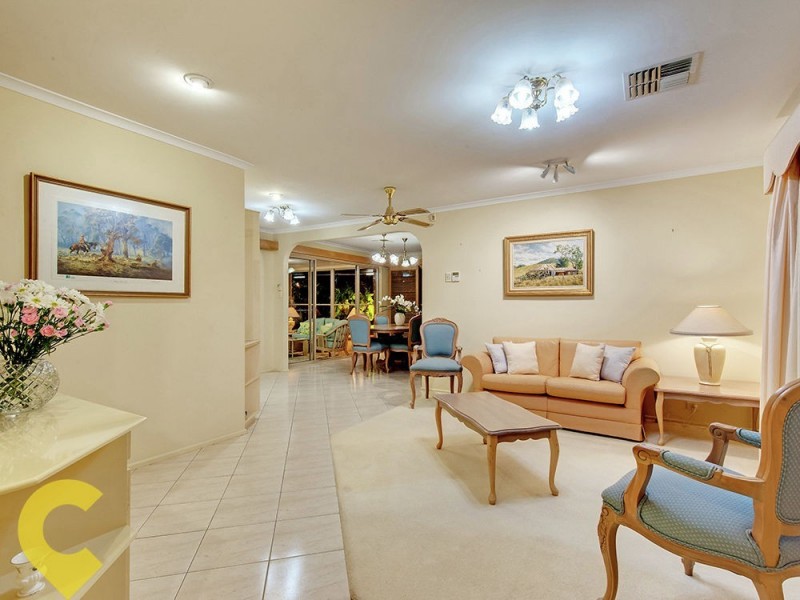 2 Ara Street, Camp Hill QLD 4152