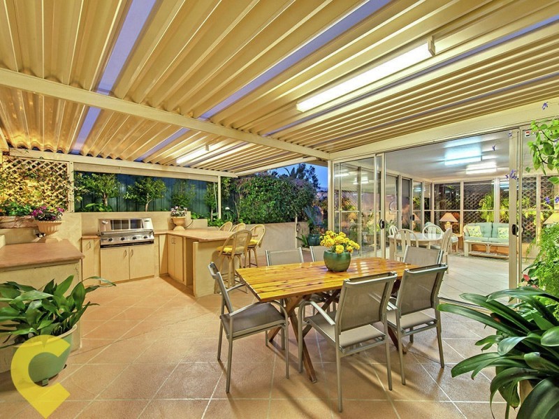 2 Ara Street, Camp Hill QLD 4152