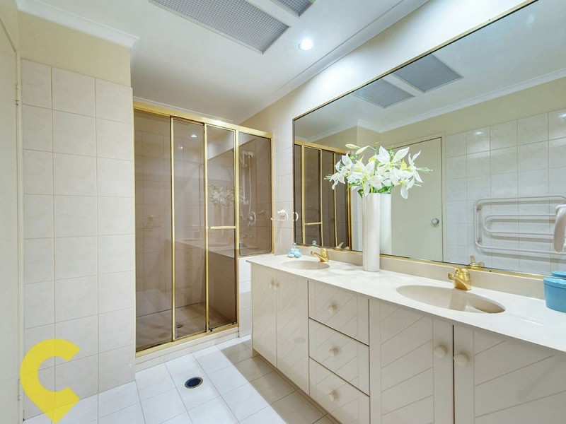 2 Ara Street, Camp Hill QLD 4152