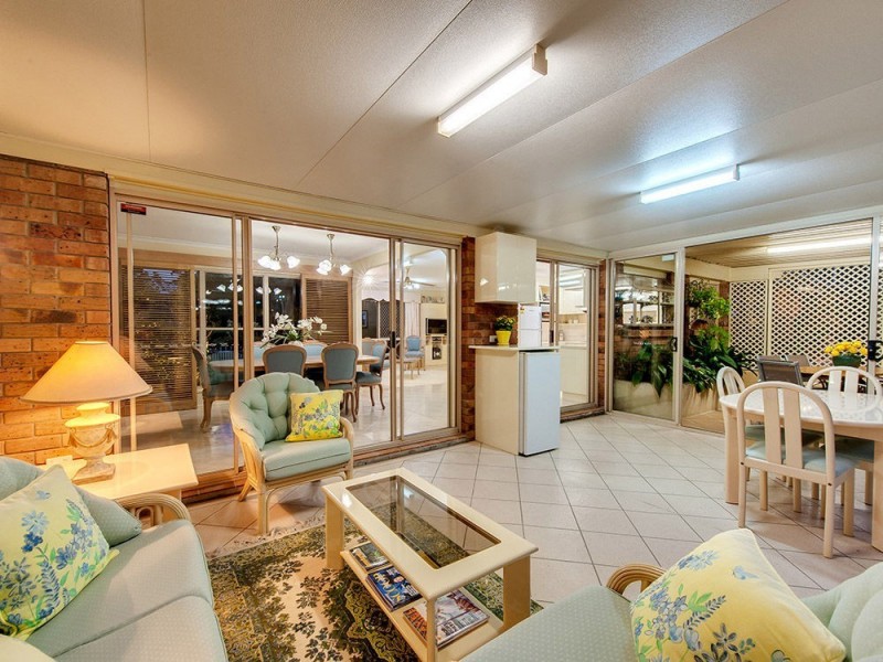 2 Ara Street, Camp Hill QLD 4152