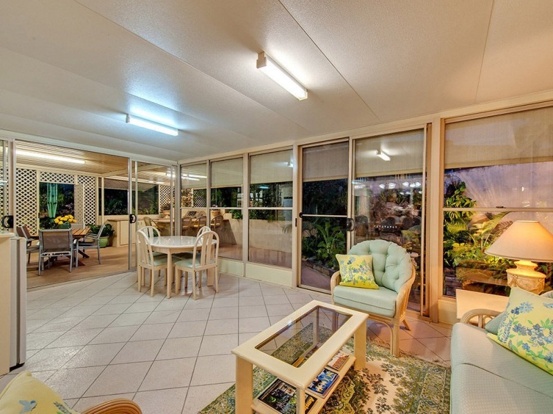 2 Ara Street, Camp Hill QLD 4152