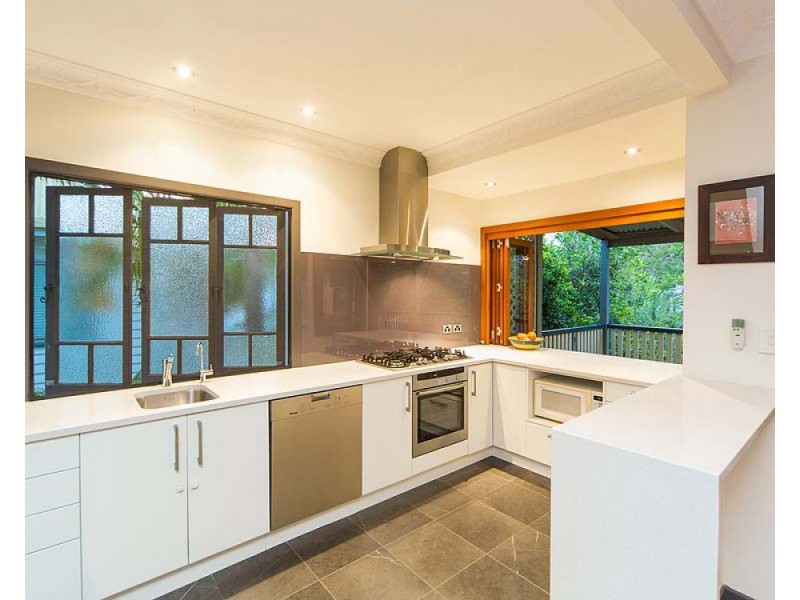 26 Margaret Street, Camp Hill QLD 4152