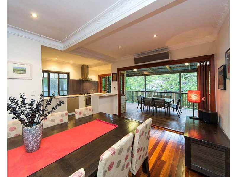 26 Margaret Street, Camp Hill QLD 4152