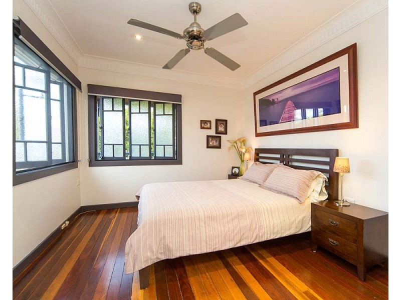 26 Margaret Street, Camp Hill QLD 4152