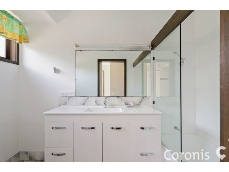 25 Tristan Street, Carindale QLD 4152