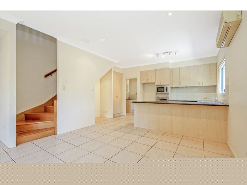 2/50 Jones Road, Carina QLD 4152