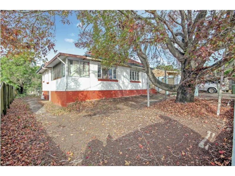 20 Daniells Street, Carina QLD 4152