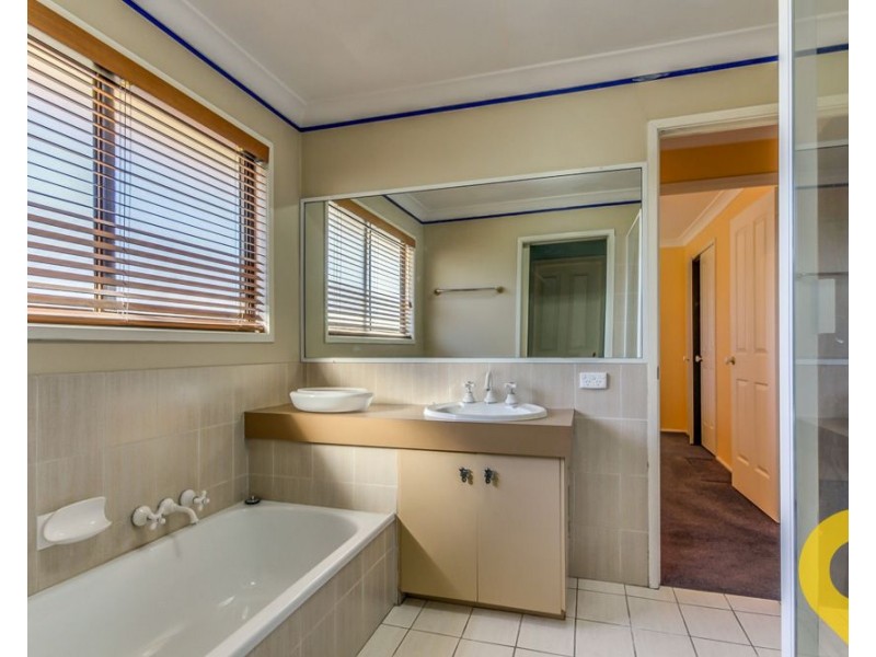 6 Ellendale Street, Daisy Hill QLD 4127