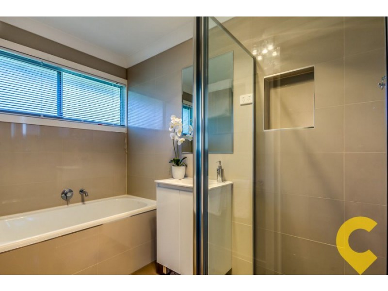 3 Village Drive, Daisy Hill QLD 4127