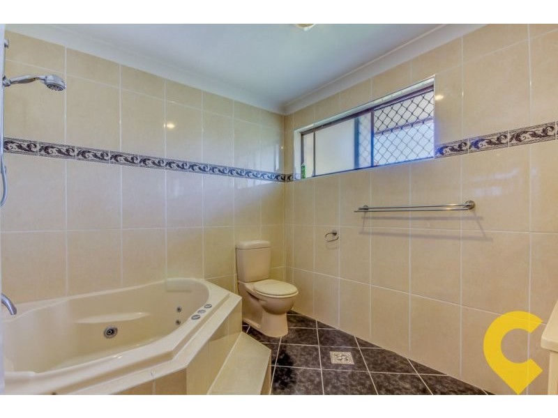 11 Karoonda Crescent, Rochedale South QLD 4123