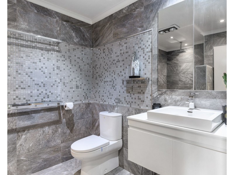 24 Caloola Drive, Springwood QLD 4127