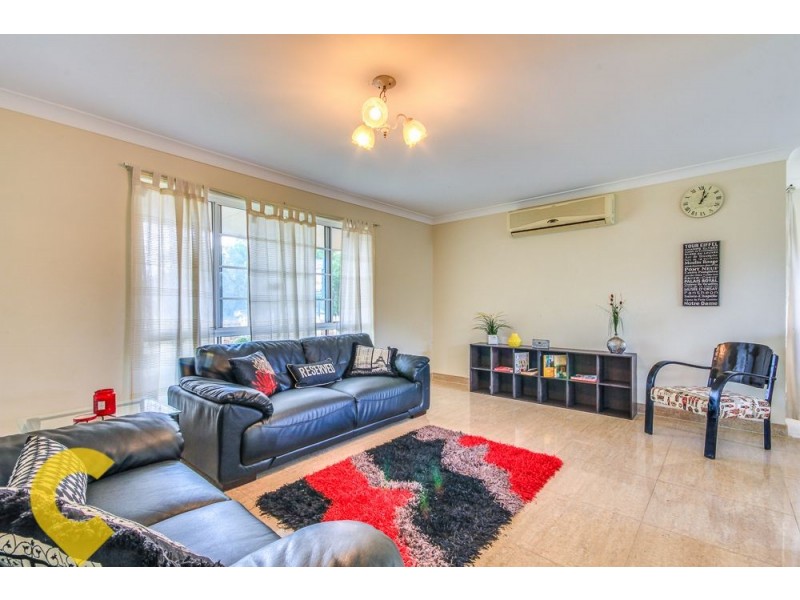 124 Castile Crescent, Edens Landing QLD 4207
