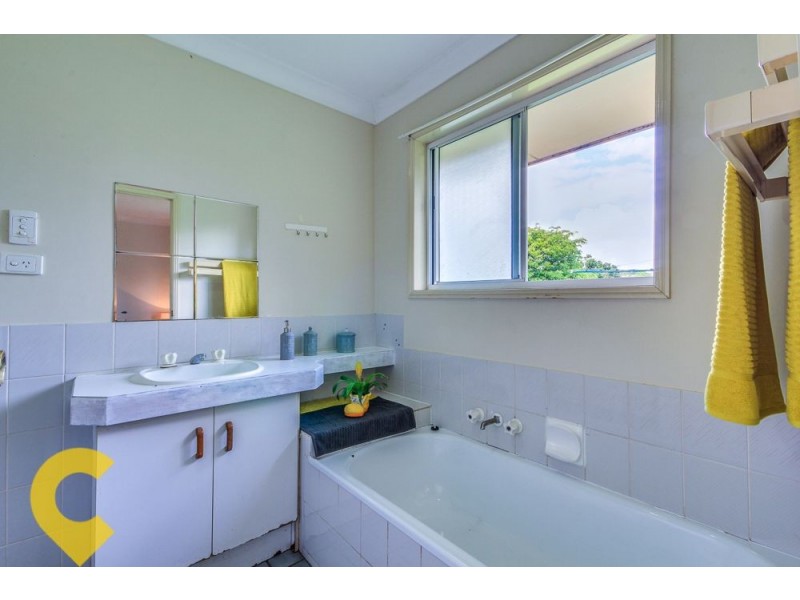 124 Castile Crescent, Edens Landing QLD 4207