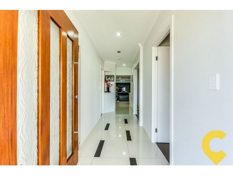 11 Wallaman Close, Waterford QLD 4133