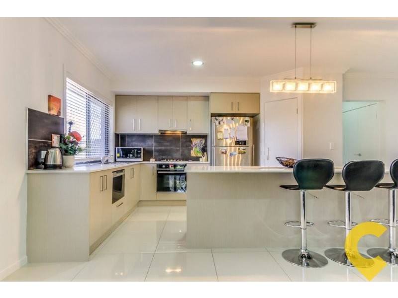 11 Wallaman Close, Waterford QLD 4133