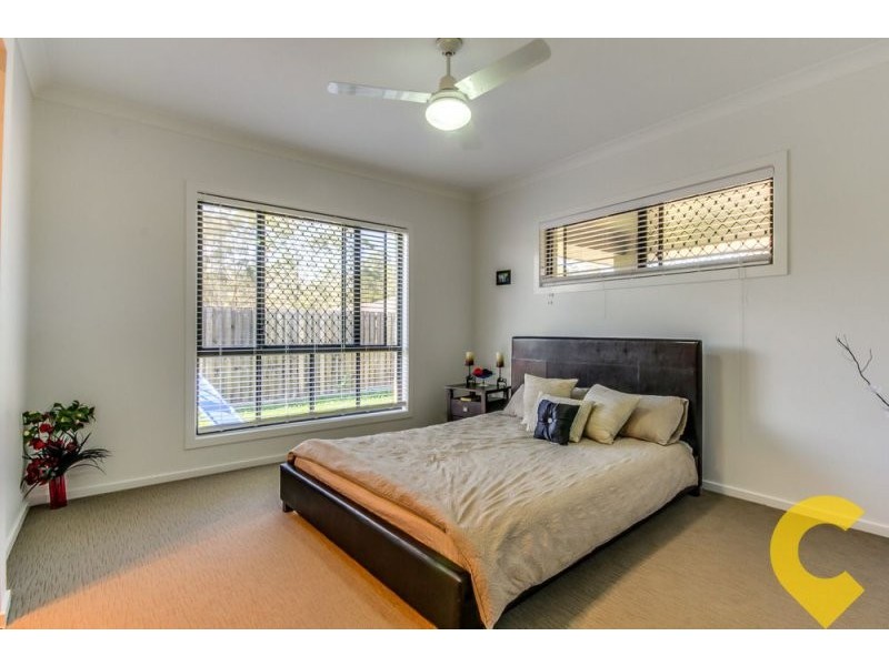 11 Wallaman Close, Waterford QLD 4133