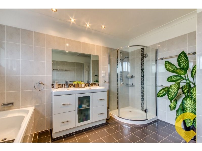 12 Wenlock Crescent, Springwood QLD 4127