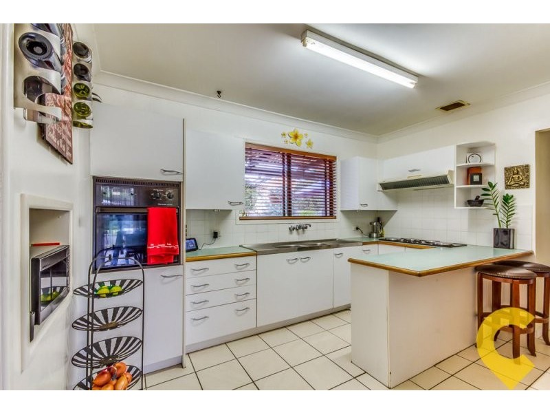 12 Wenlock Crescent, Springwood QLD 4127