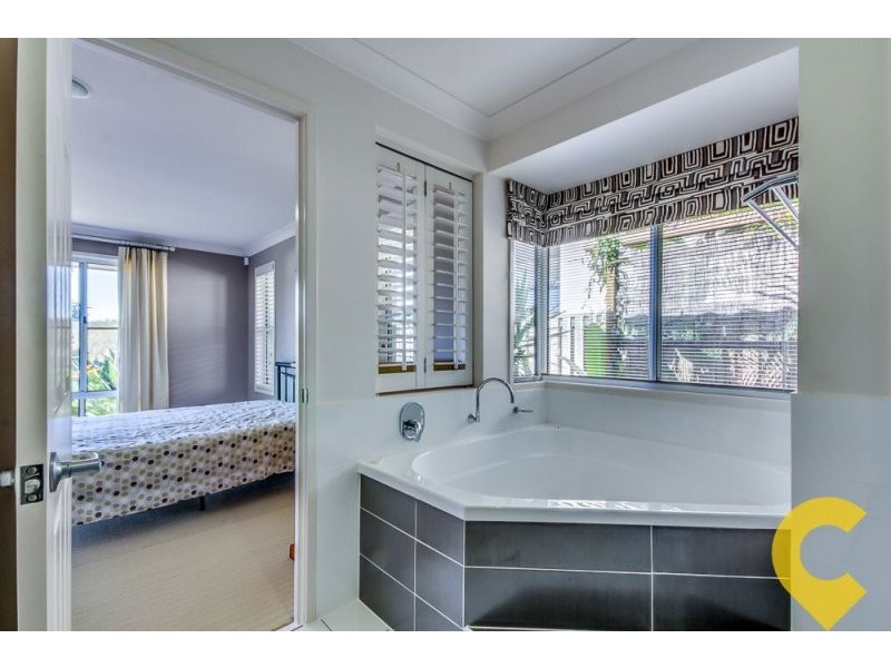 19 Dennis Vale Drive, Daisy Hill QLD 4127