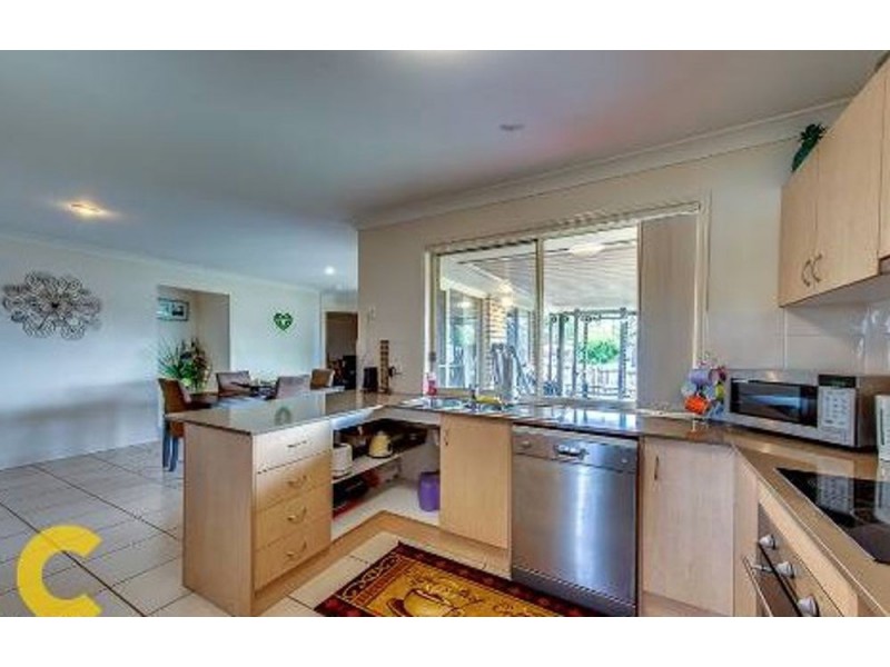 5 Gerbera Place, Regents Park QLD 4118