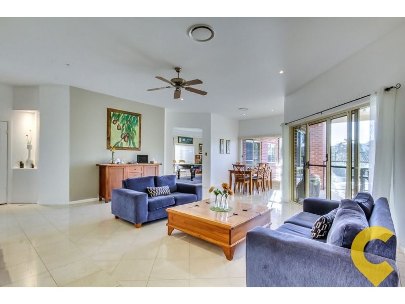 33 The Avenue, Windaroo QLD 4207