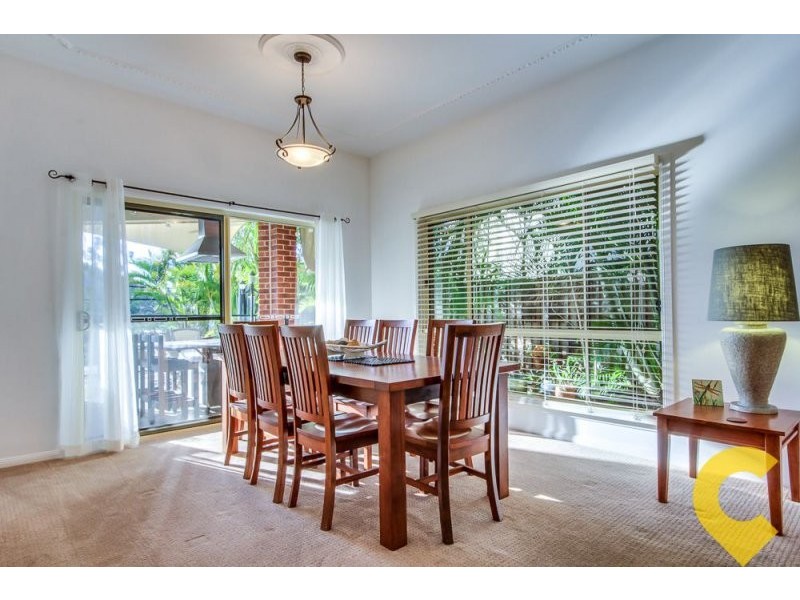 33 The Avenue, Windaroo QLD 4207