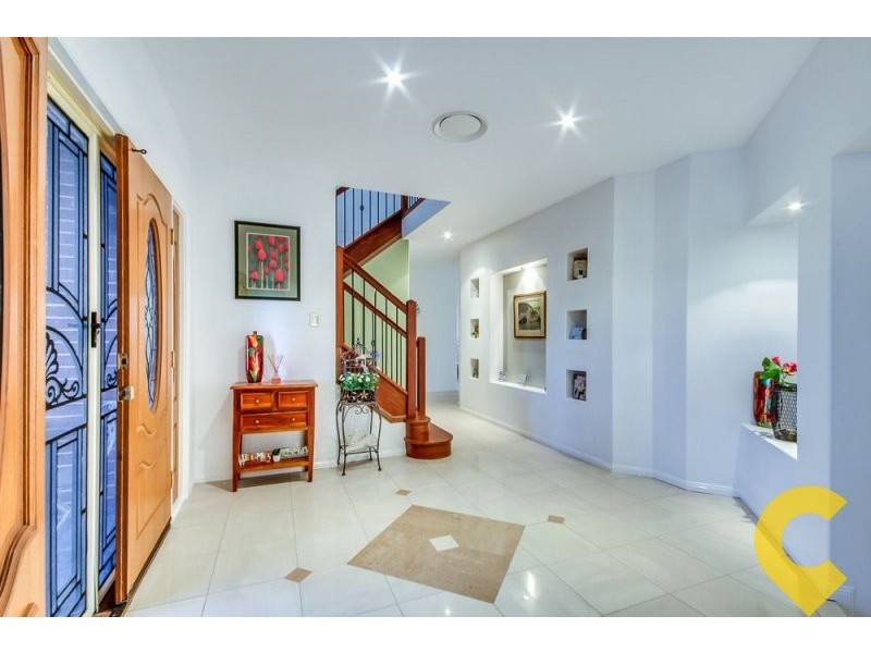 33 The Avenue, Windaroo QLD 4207