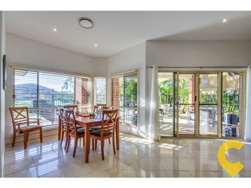 33 The Avenue, Windaroo QLD 4207