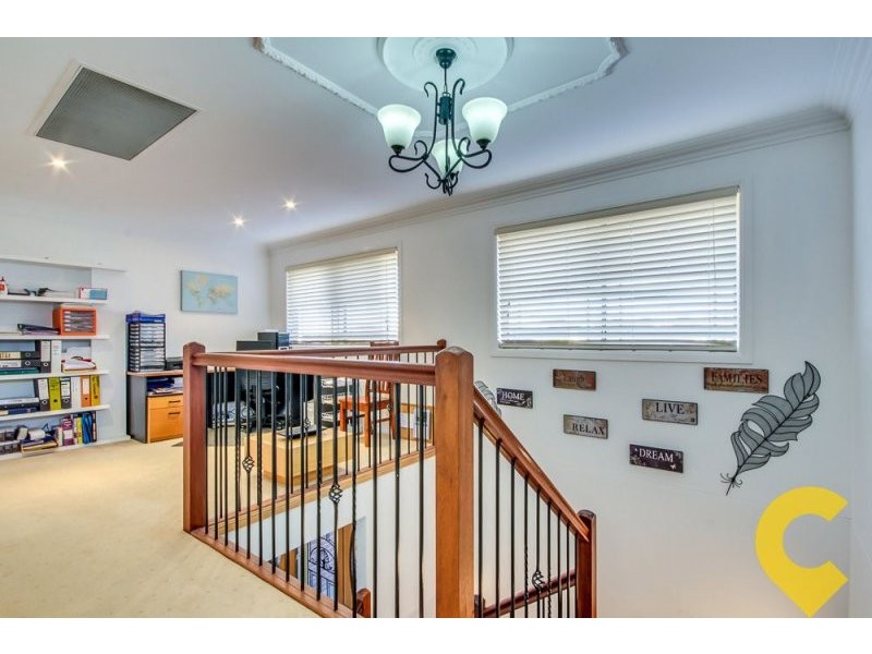 33 The Avenue, Windaroo QLD 4207