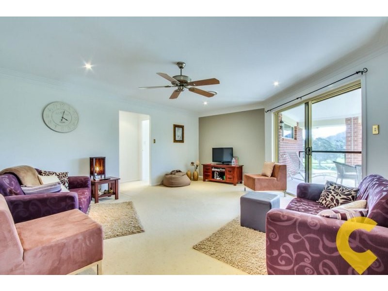 33 The Avenue, Windaroo QLD 4207