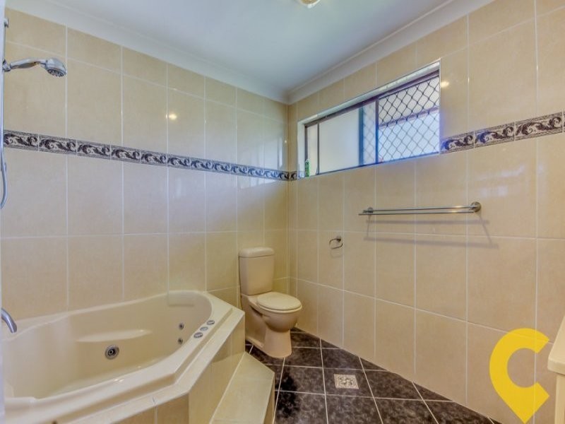 11 Karoonda Crescent, Rochedale South QLD 4123