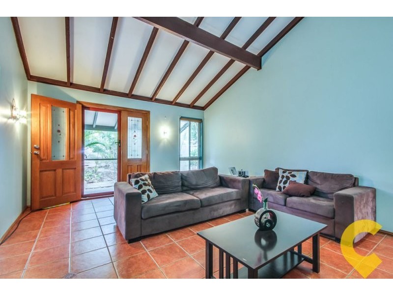 5 Deloraine Drive, Springwood QLD 4127