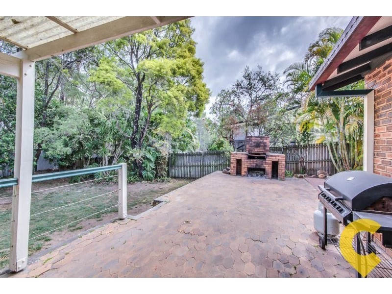5 Deloraine Drive, Springwood QLD 4127