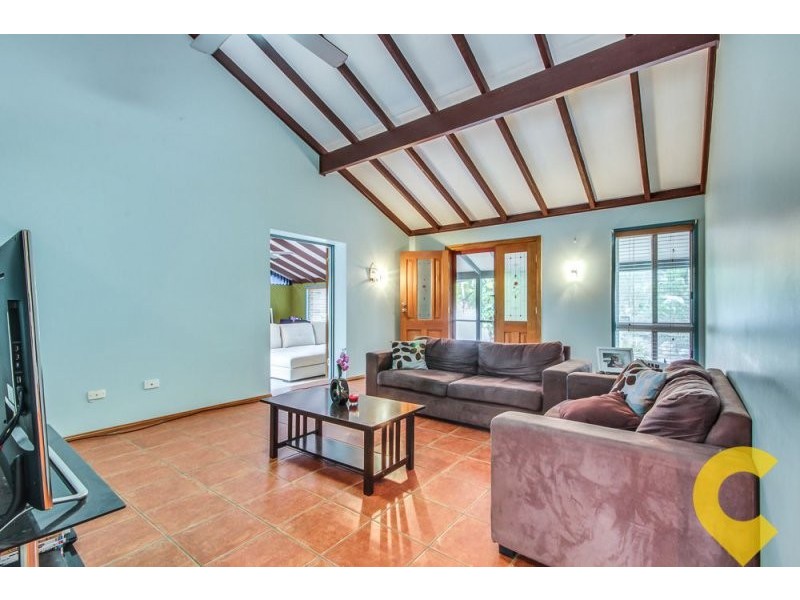 5 Deloraine Drive, Springwood QLD 4127