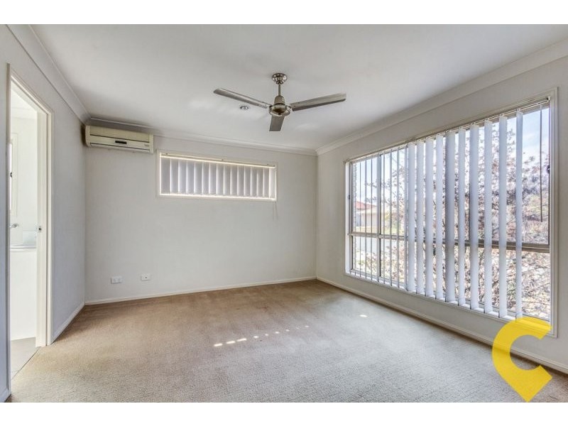 18 Charlton Pl, Regents Park QLD 4118