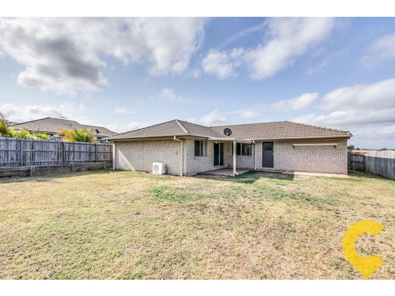 18 Charlton Pl, Regents Park QLD 4118