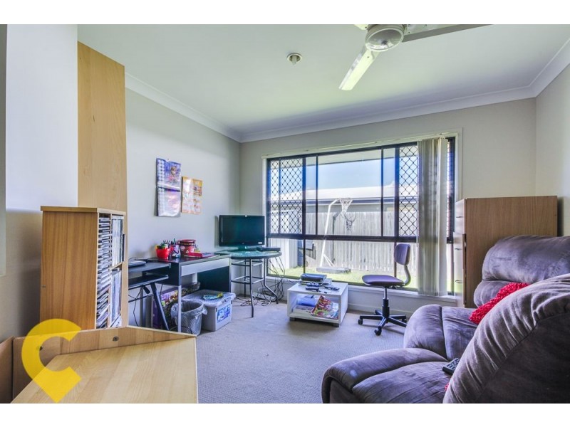34 Stoneleigh Way, Holmview QLD 4207