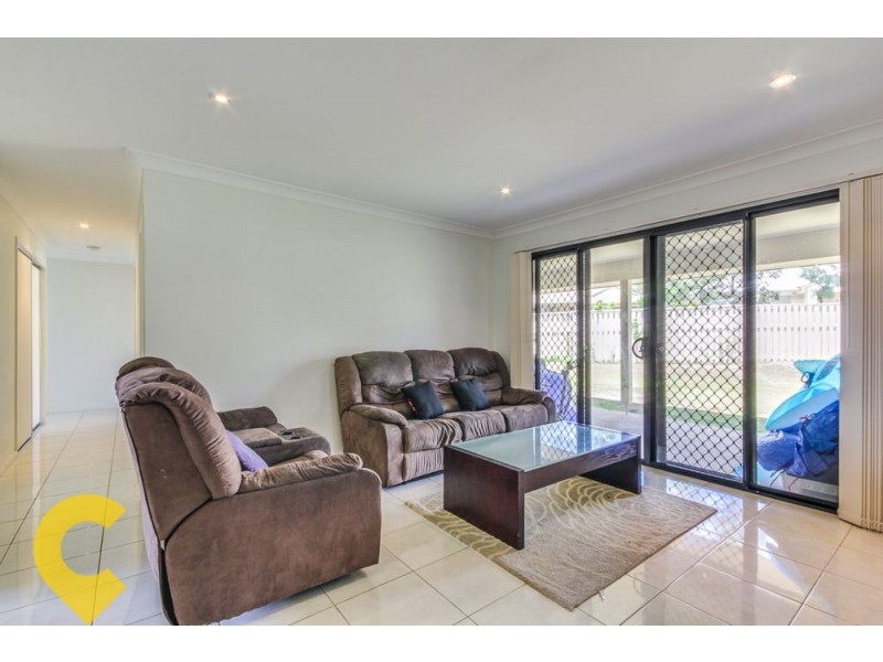 12 Bellthorpe Crescent, Waterford QLD 4133