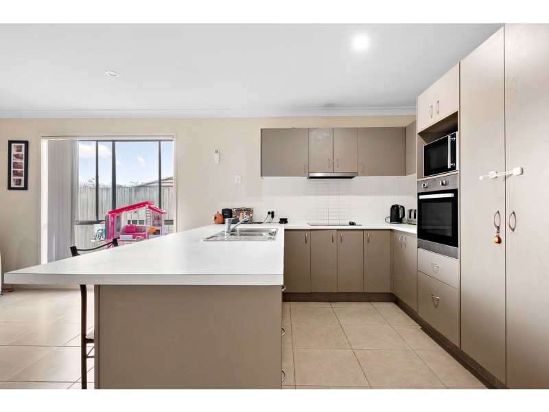9 Saltram Avenue, Holmview QLD 4207